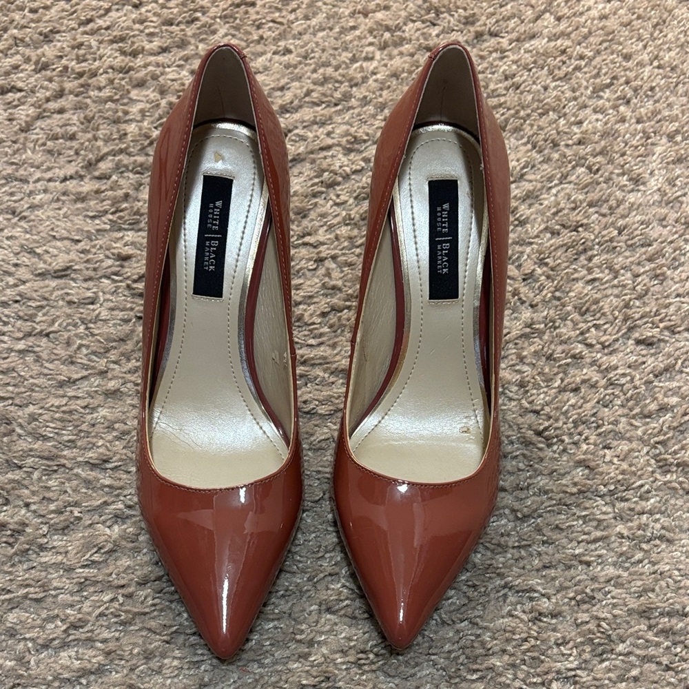 White House Black Market Brownish Pink Patent Heels 8